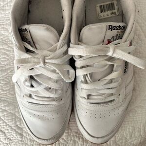 Men’s US10, Rebbok Classic